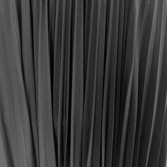 Gorgeous Black Halter Dress with Accordion Pleats – Size 4 – Soft & Elegant - Picture 7 of 16